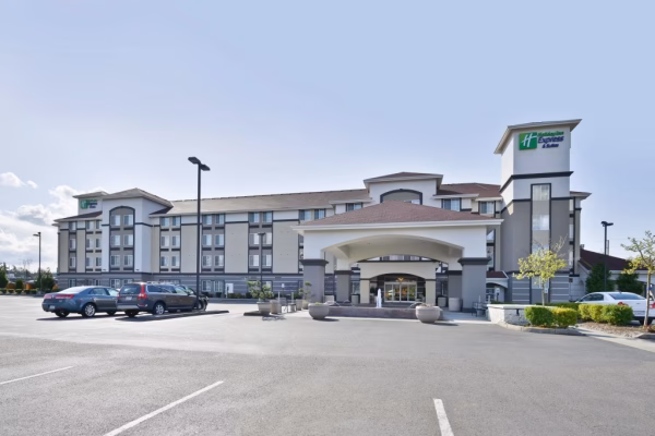 holiday-inn-express-and-suites-lakewood-4015057467-original